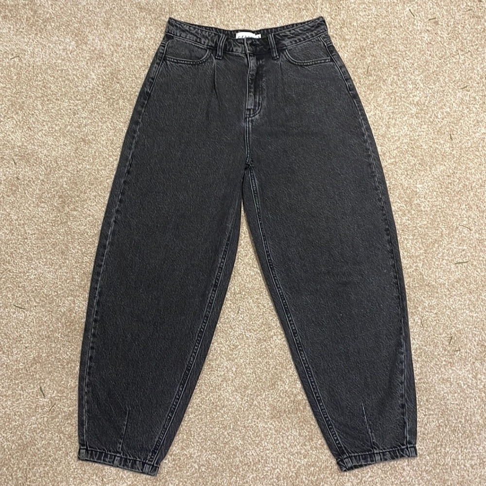 Cello Barrel Cut Denim Jeans In Dark Acid Wash Soft Black In Junior's Size 3